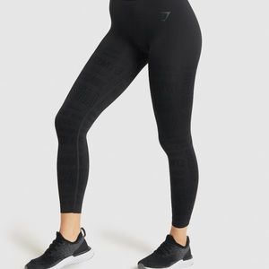Gym shark leggings
